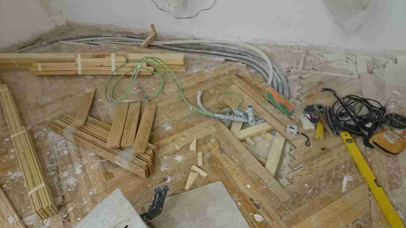 Tarima maciza pino melis viejo antes – silla dentista (2)