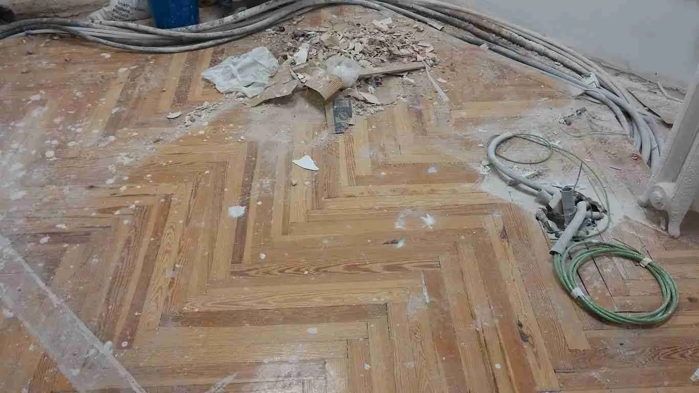 Tarima maciza pino melis viejo antes – silla dentista