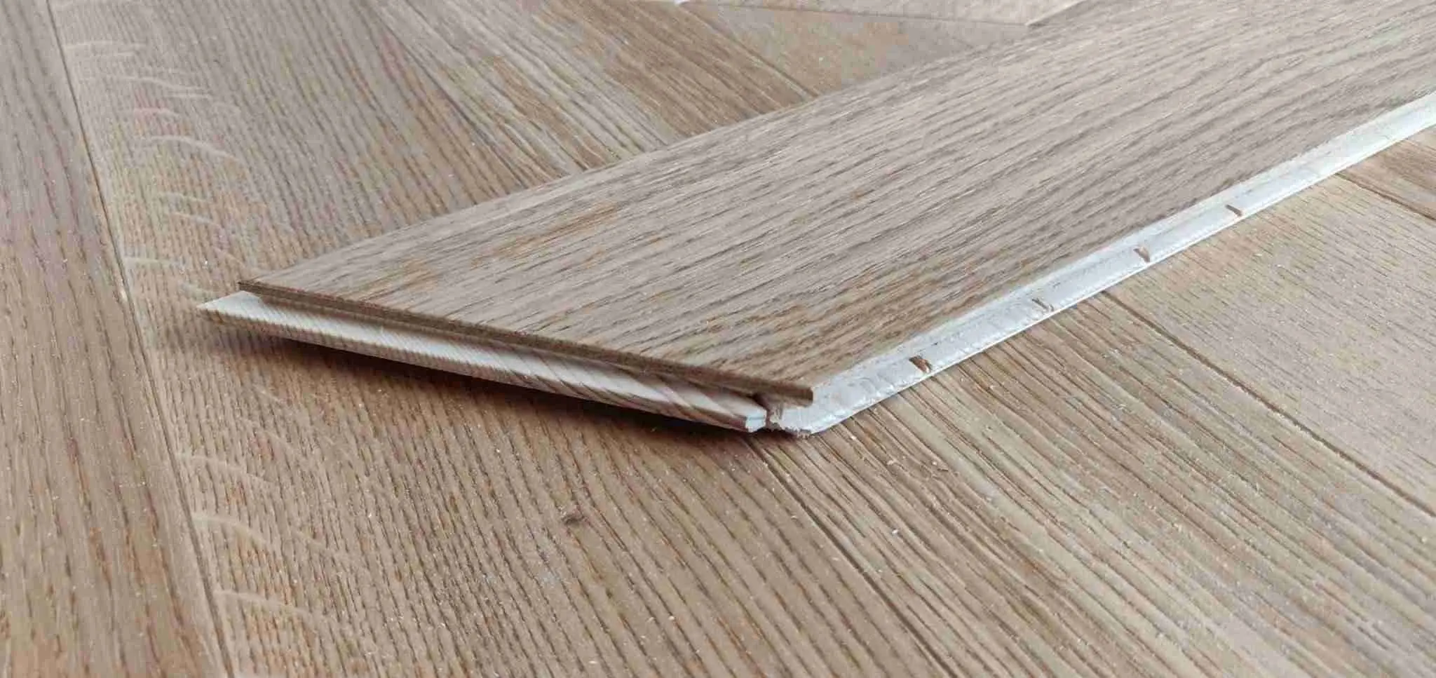 Parquet Multicapa Flotante – Punta Hungría – Roble Ultramate Parquet Multicapa Flotante - Punta Hungría - Roble Ultramate