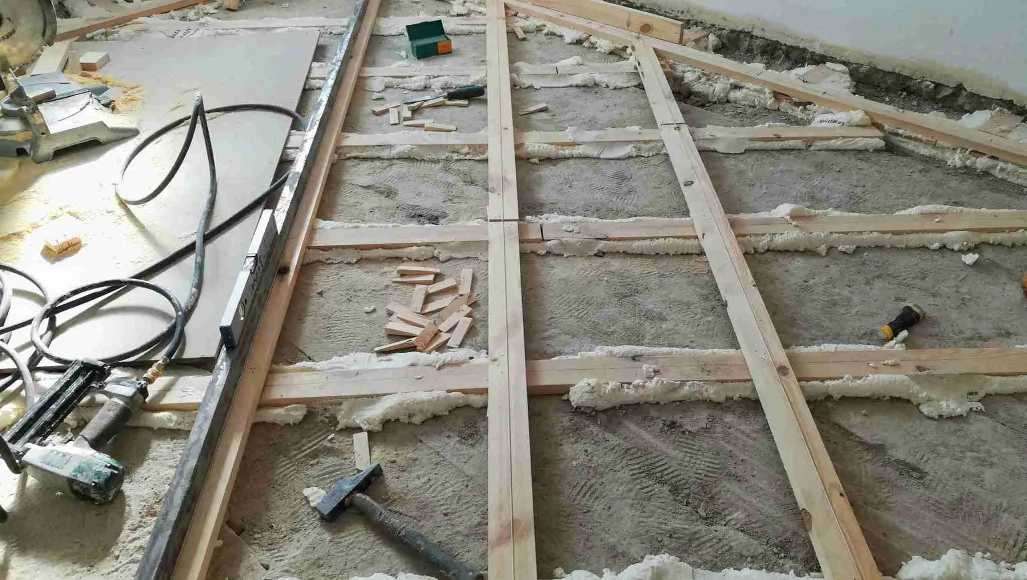 Tarima Maciza Castaño Clavada – Antonio Maura – Jerónimos – 2020 Restauración de tarima maciza de castaño clavada en Jerónimos realizada por ParkSinta en 2020