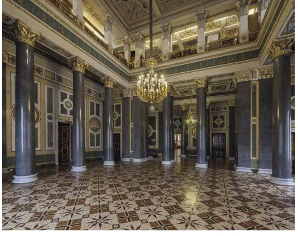 Parqué mosaico de la Sala de las Doce Columnas del Hermitage documentado en el informe anual 2015