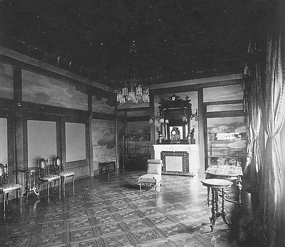 Kiri-no-Ma del antiguo Palacio Meiji con pavimento de parqué
