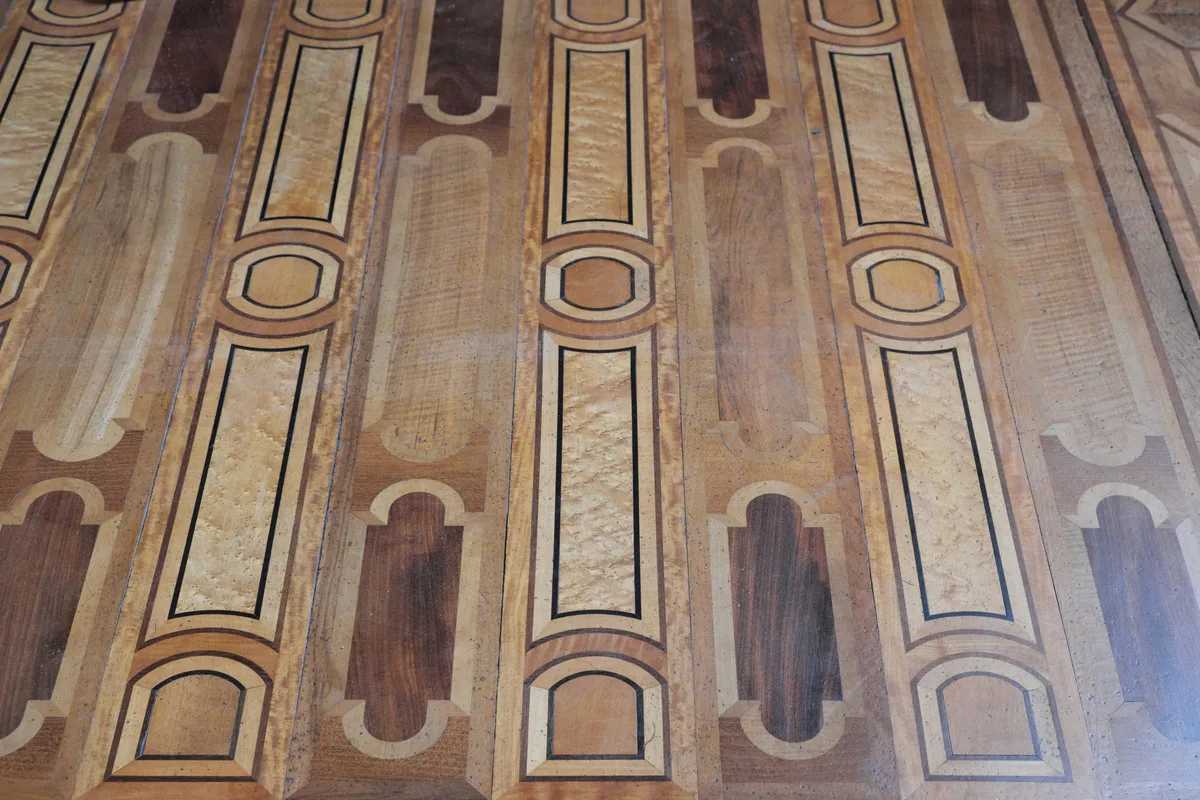 Parqué de diversas maderas de la Salle des Gardes del Palacio de Fontainebleau