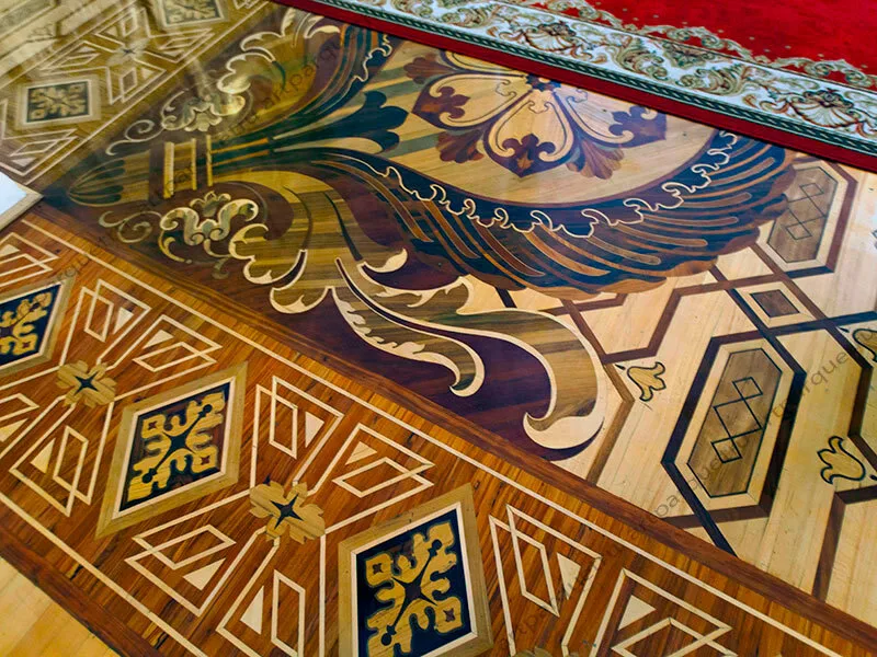 Detalle de marquetería del parqué Georgievsky del Kremlin