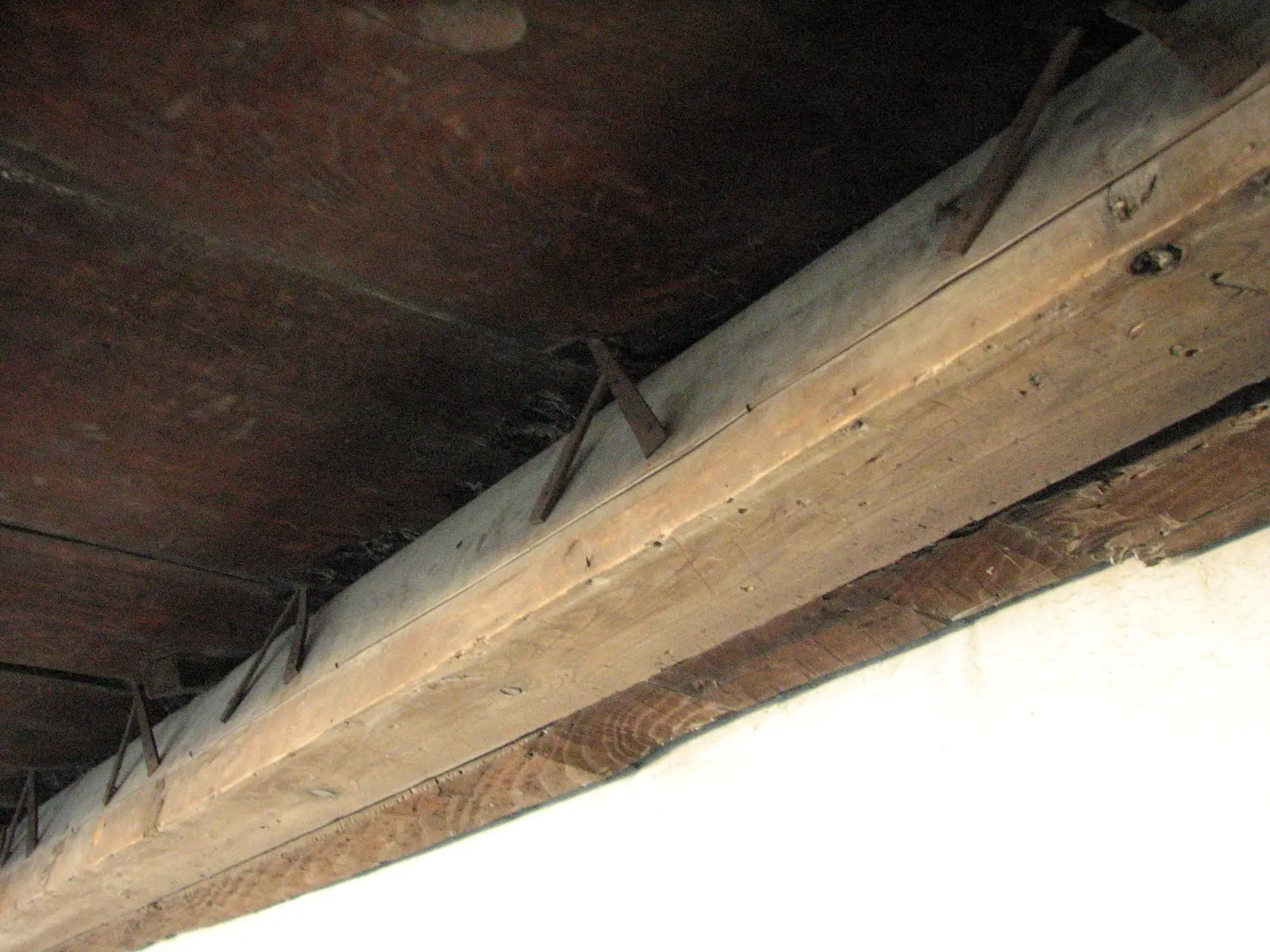 Detalle inferior del sistema de entarimado nightingale floor