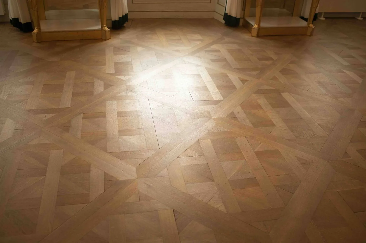 Detalle de paneles de parquet de roble tipo Versailles en Nymphenburg