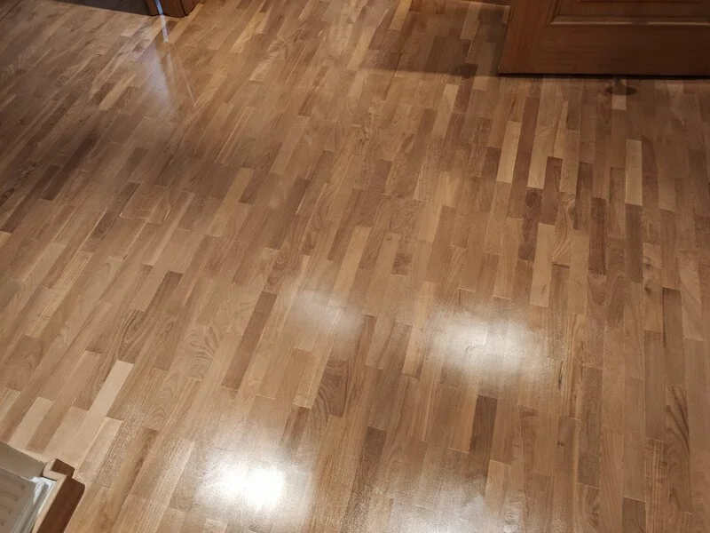 Restauración de parquet en iglesia realizada por Parquets da Cruz en Valladolid