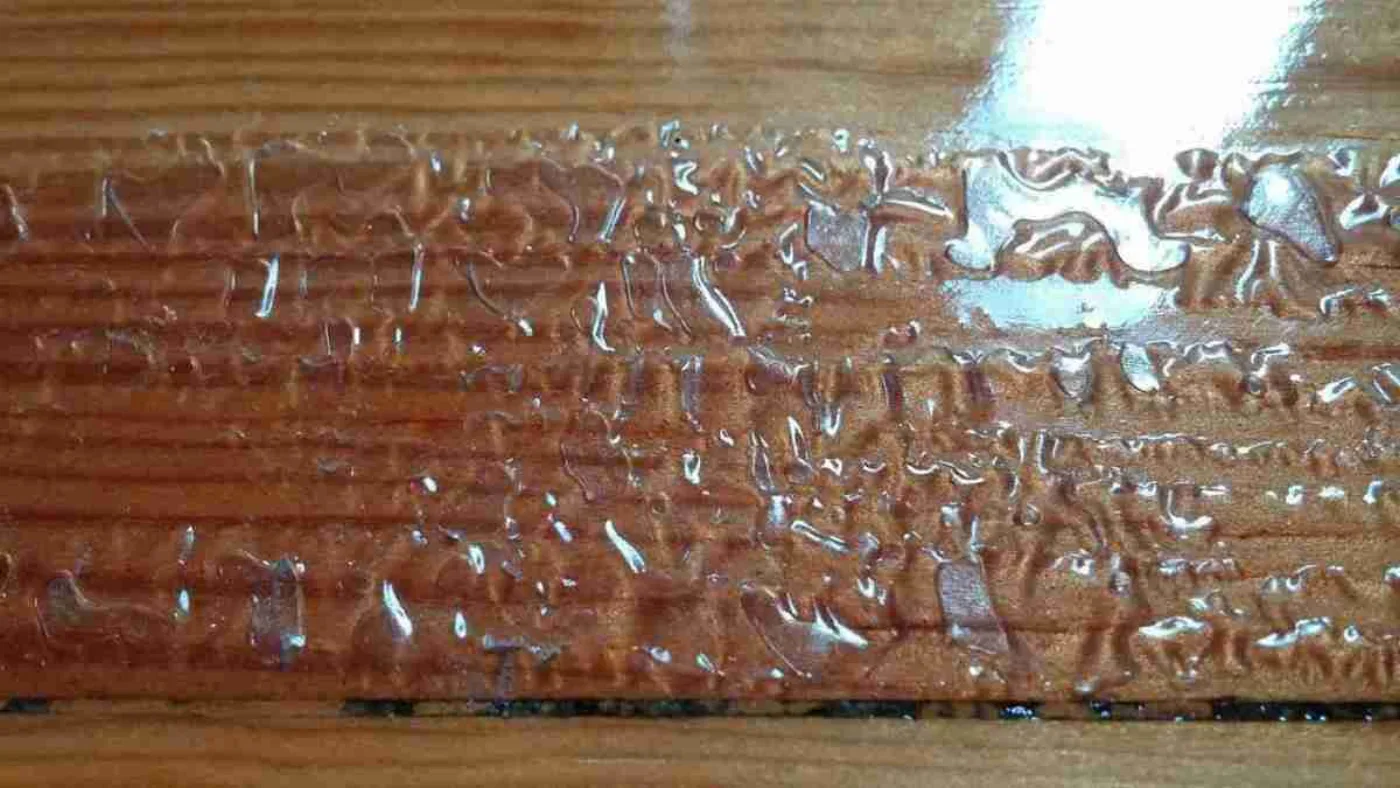 Descamacion de barniz de parquet por fallo del sistema antiguo