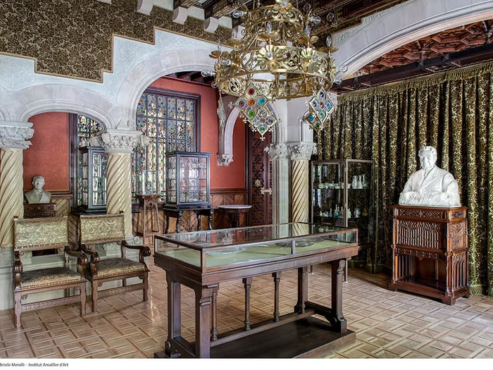 Salón principal con el parqué original
