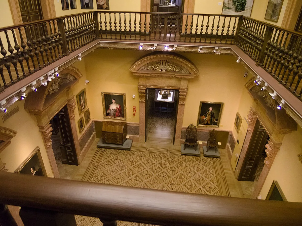 Taracea geométrica estrellada en el vestíbulo noble del Palacio Parque Florido (Museo Lázaro Galdiano)